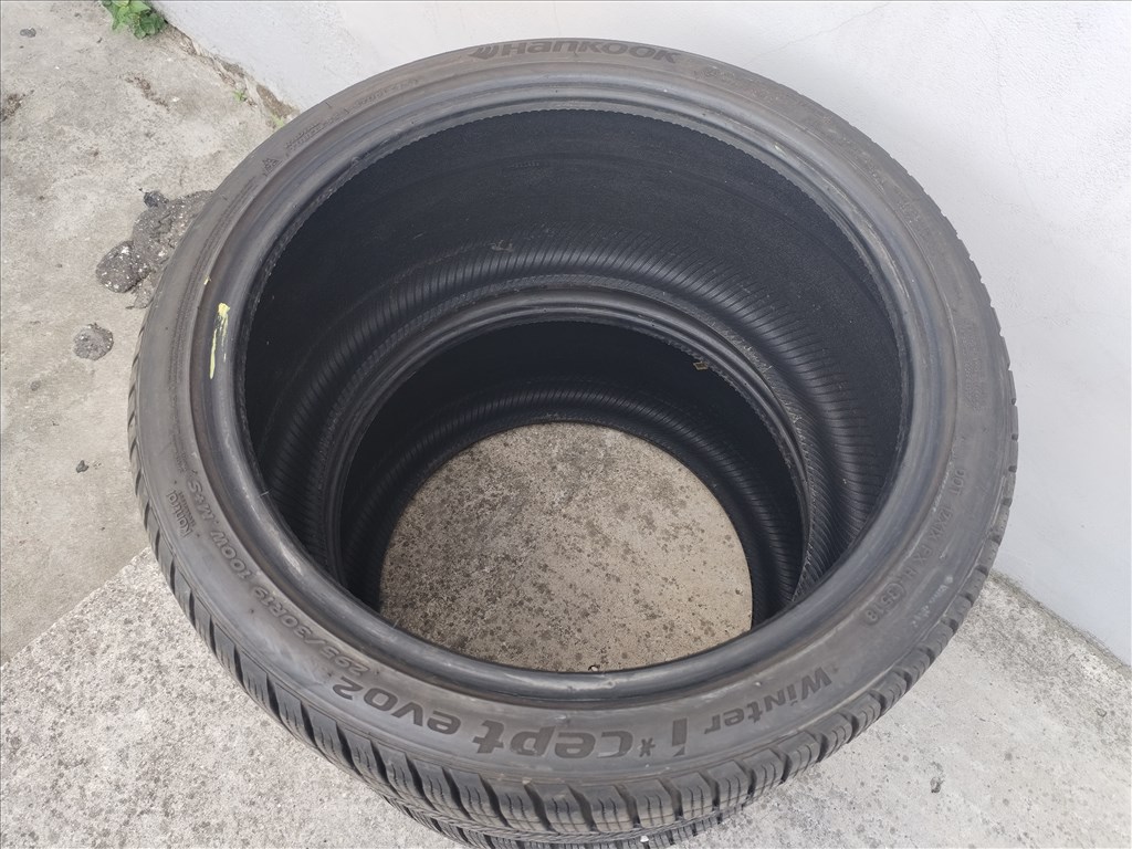  295/3019" használt Hankook téli gumi 2 db 2. kép
