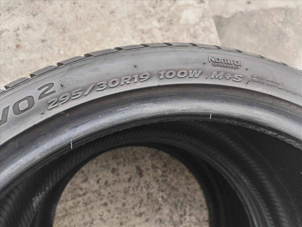  295/3019" használt Hankook téli gumi 2 db 3. kép