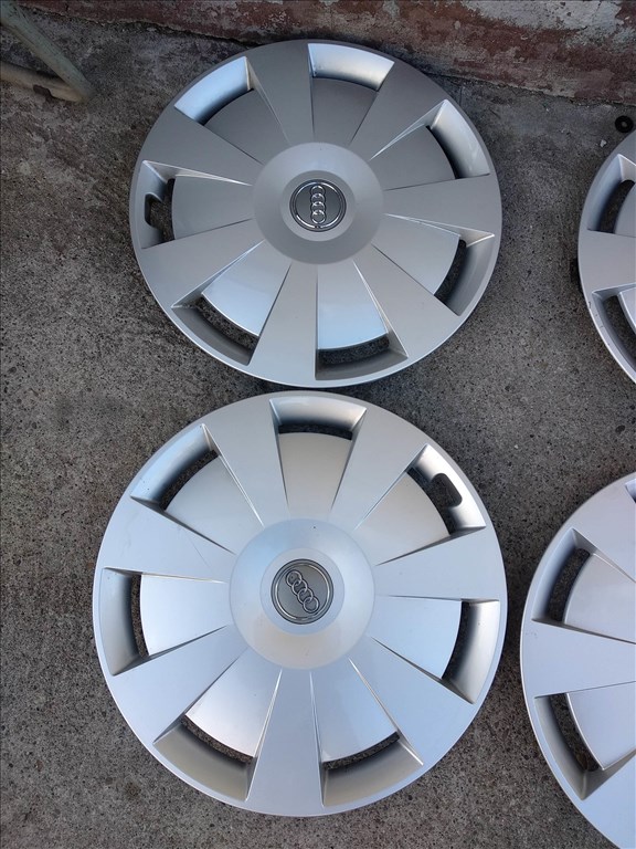 16-os Gyári Audi dísztárcsa 18000ft a 4db/20/ 2. kép