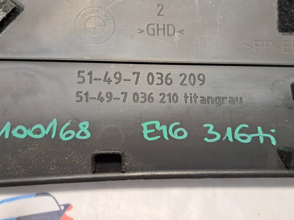 BMW E46 compact fekete féklámpa pótféklámpa takaró tetõkárpit borítás 3. kép