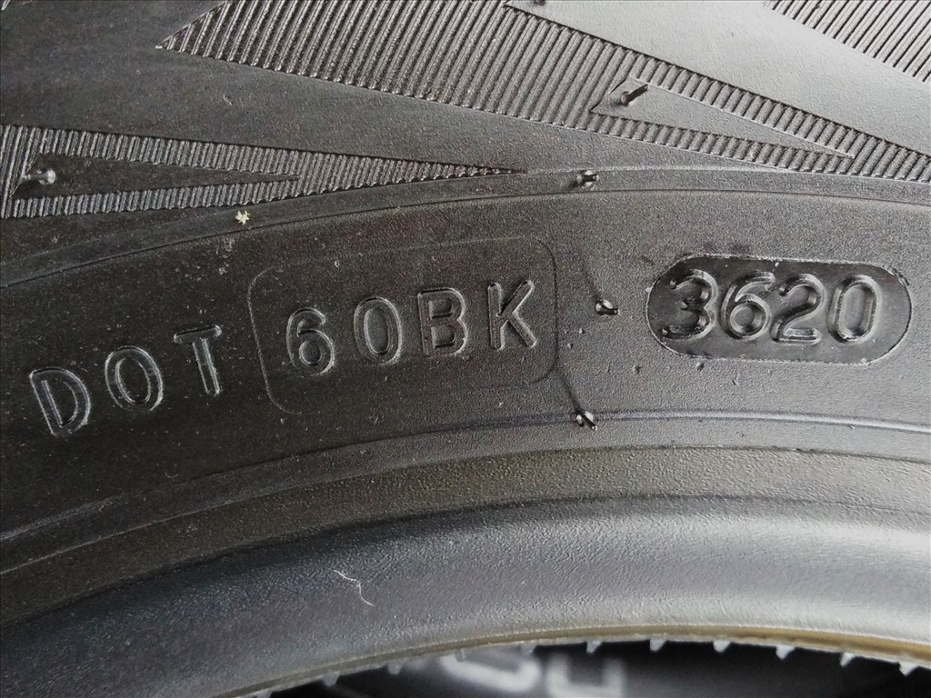  Eladó 155/70 R13" újszerű Nokian téli gumi garnitúra 6. kép
