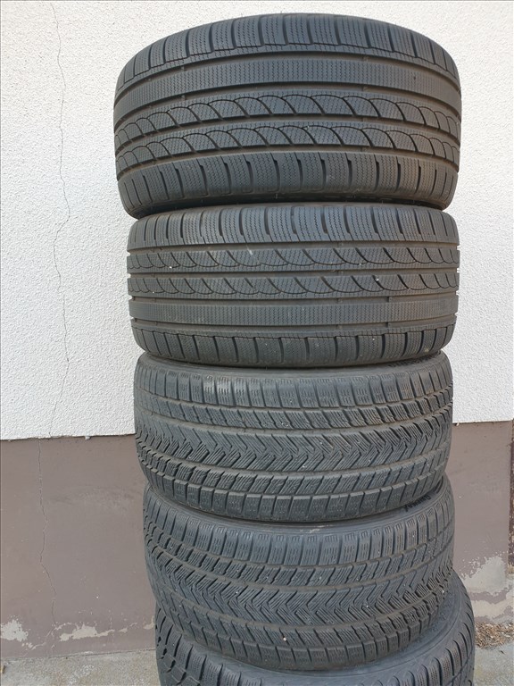  245/35 19 Gripmax ProWinter 1. kép