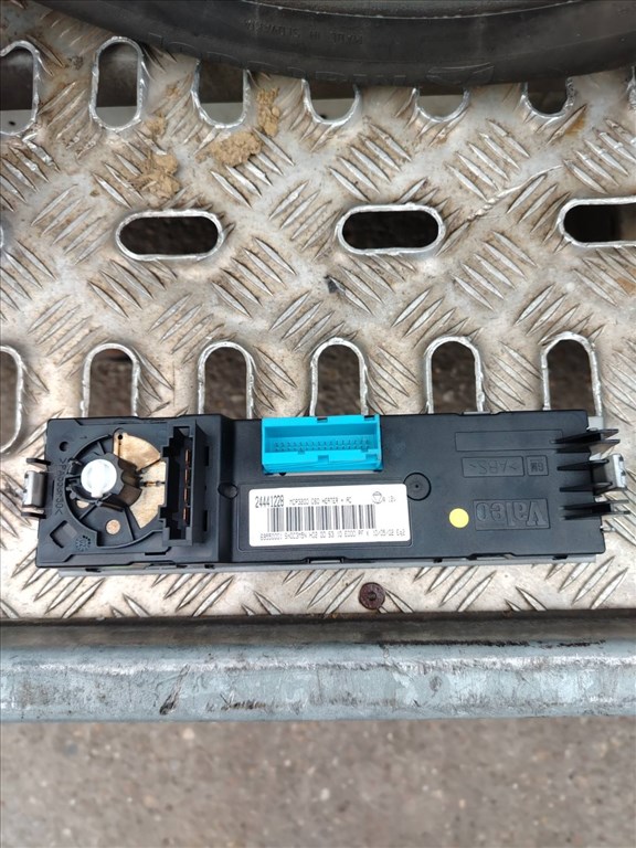 Opel Vectra C fűtéskapcsoló  2. kép