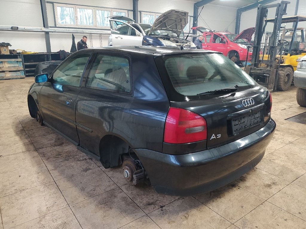 Audi A3 (8L) 1.6 - Bontódik! 4. kép