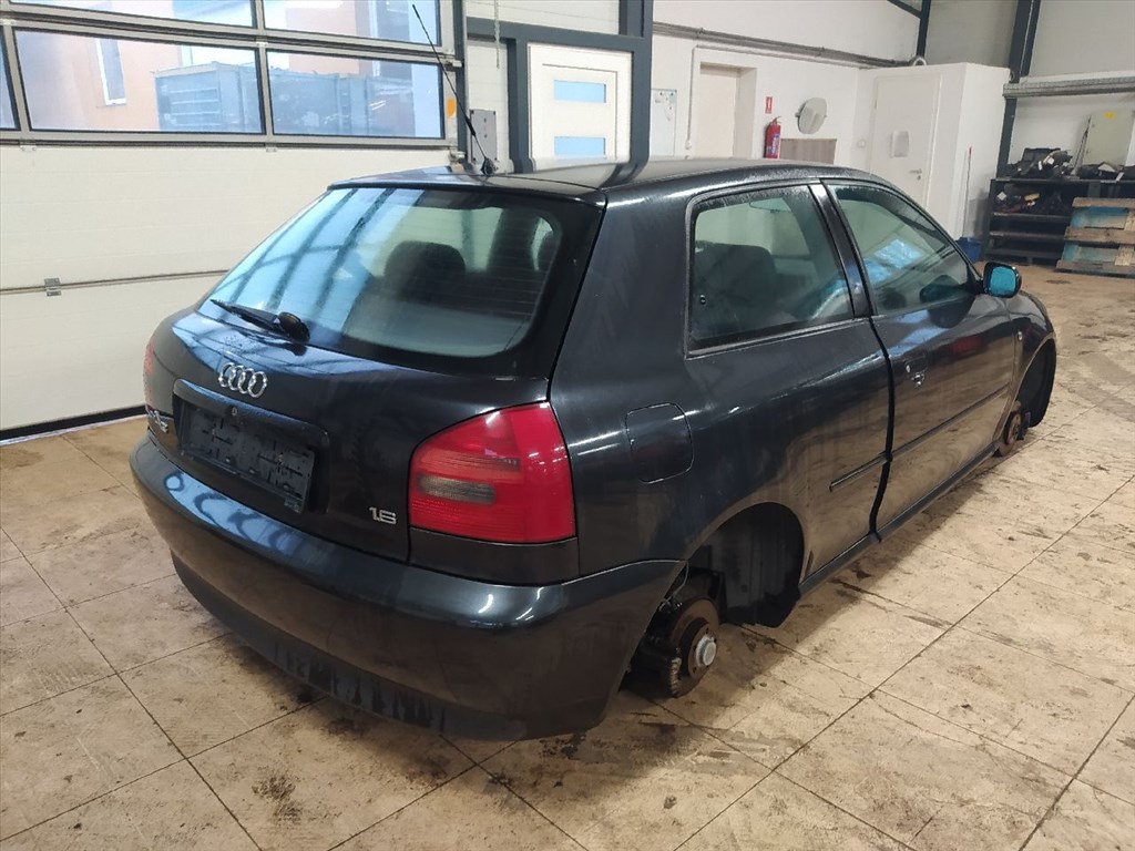 Audi A3 (8L) 1.6 - Bontódik! 6. kép
