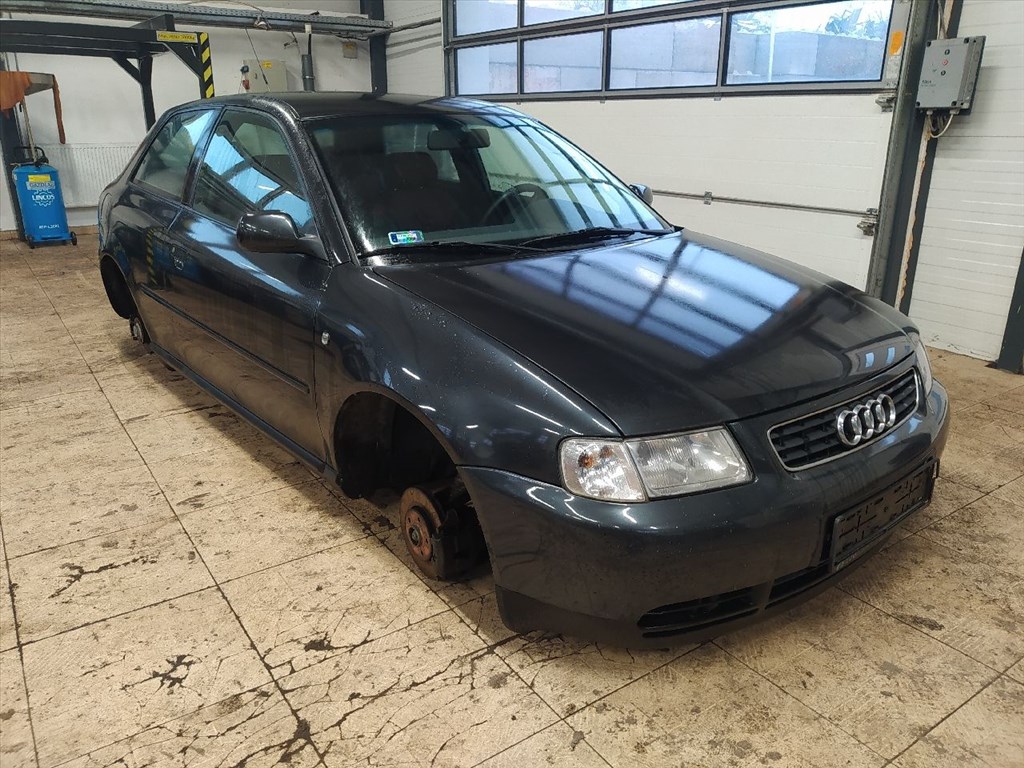 Audi A3 (8L) 1.6 - Bontódik! 8. kép
