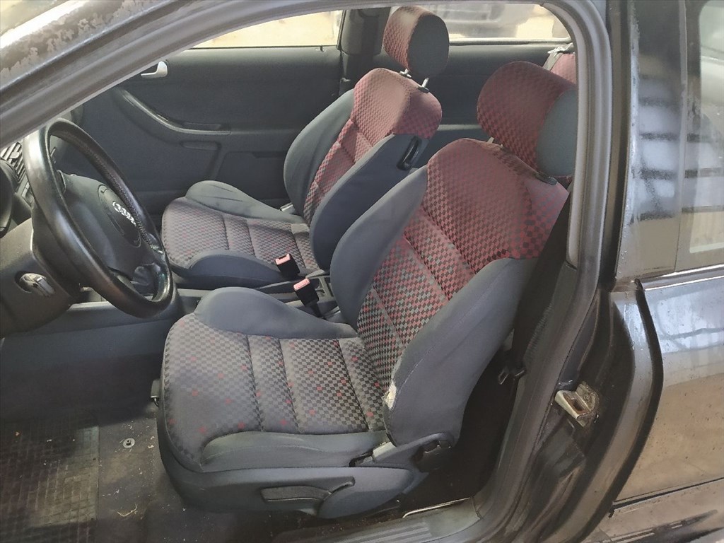 Audi A3 (8L) 1.6 - Bontódik! 11. kép