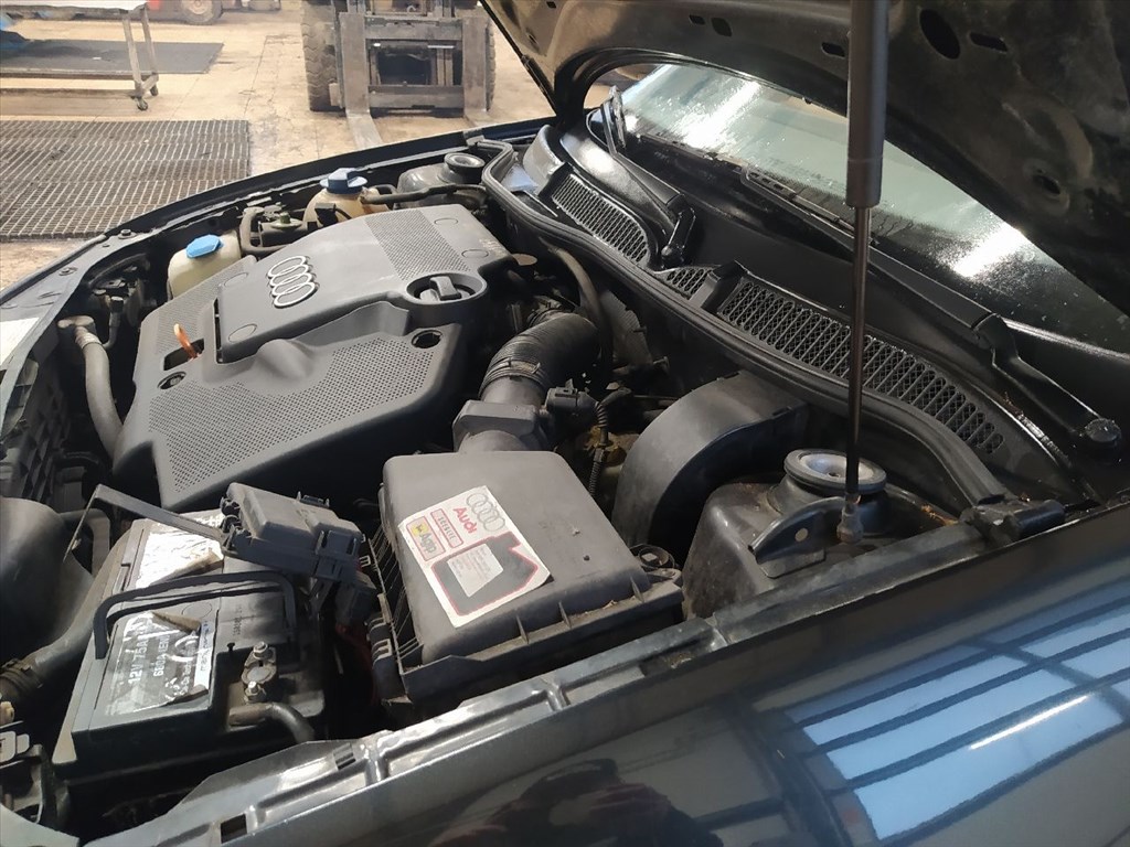 Audi A3 (8L) 1.6 - Bontódik! 20. kép