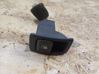 Hyundai Trajet (2001-2008) Tank Ajtó Nyitó Kapcsoló