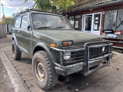 Lada Niva 1.6i bontott alkatrészei