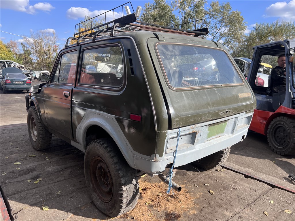 Lada Niva 1.6i bontott alkatrészei 2. kép