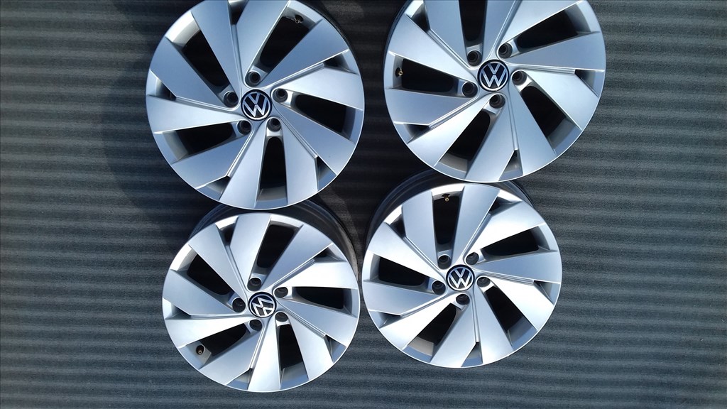  5x112 lyukosztású 6,5JJ 17" újszerű Vw (gyári felni) alufelni 1. kép