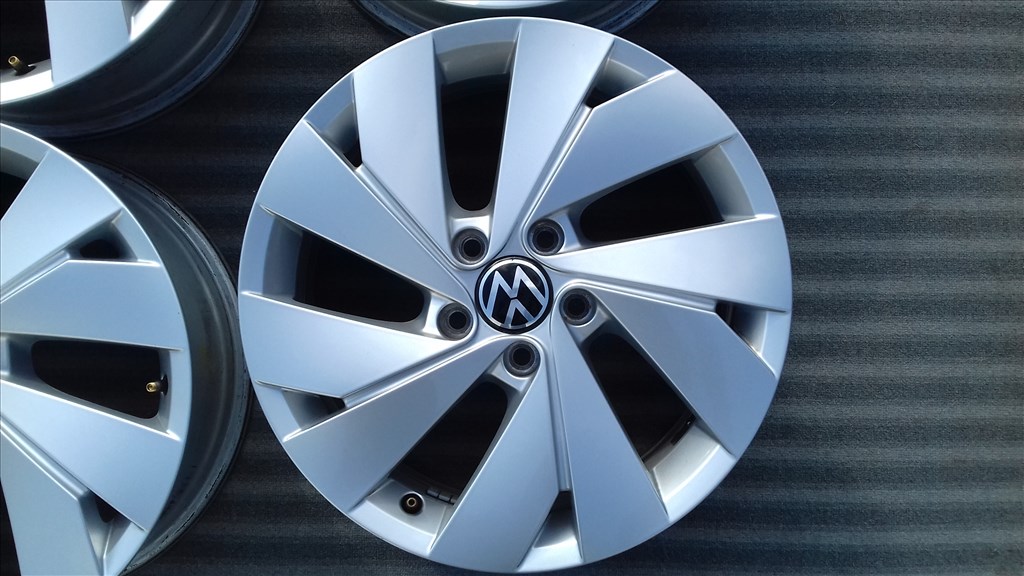  5x112 lyukosztású 6,5JJ 17" újszerű Vw (gyári felni) alufelni 2. kép