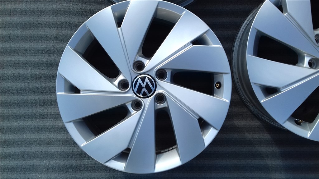  5x112 lyukosztású 6,5JJ 17" újszerű Vw (gyári felni) alufelni 3. kép