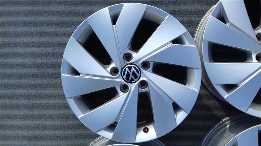  5x112 lyukosztású 6,5JJ 17" újszerű Vw (gyári felni) alufelni 4. kép