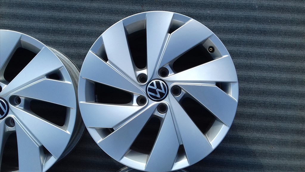  5x112 lyukosztású 6,5JJ 17" újszerű Vw (gyári felni) alufelni 5. kép
