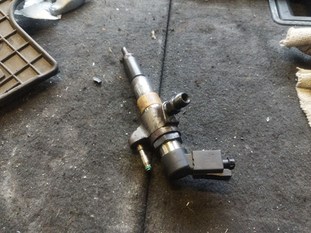 Ford Focus 3 / C-Max 1.6 TDCI 2011- porlasztók 9802448680 2. kép