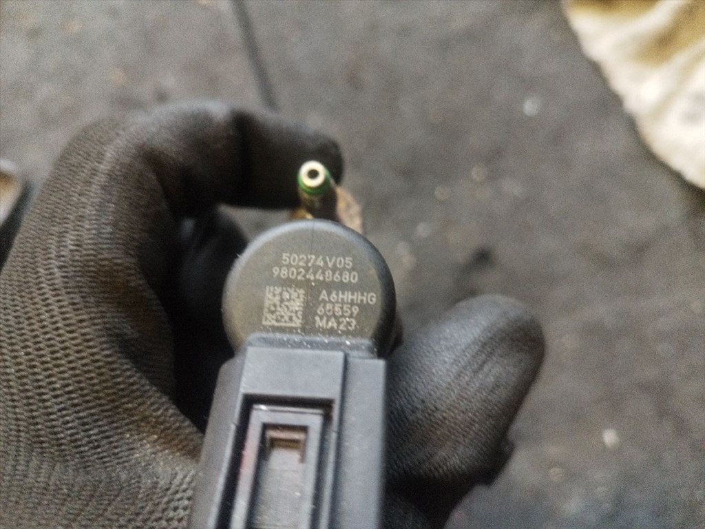 Ford Focus 3 / C-Max 1.6 TDCI 2011- porlasztók 9802448680 3. kép