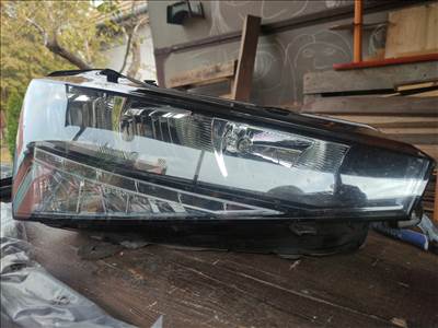 Skoda Scala Jobb fényszóró 