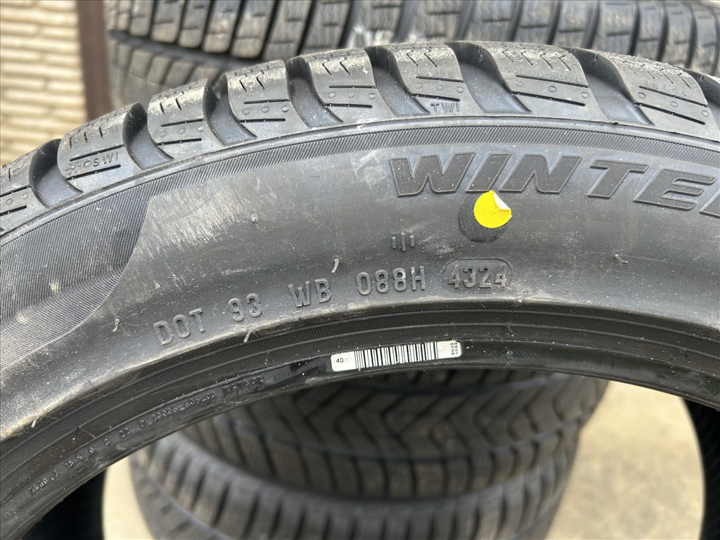 Tesla Pirelli  18" új téligumi 3. kép