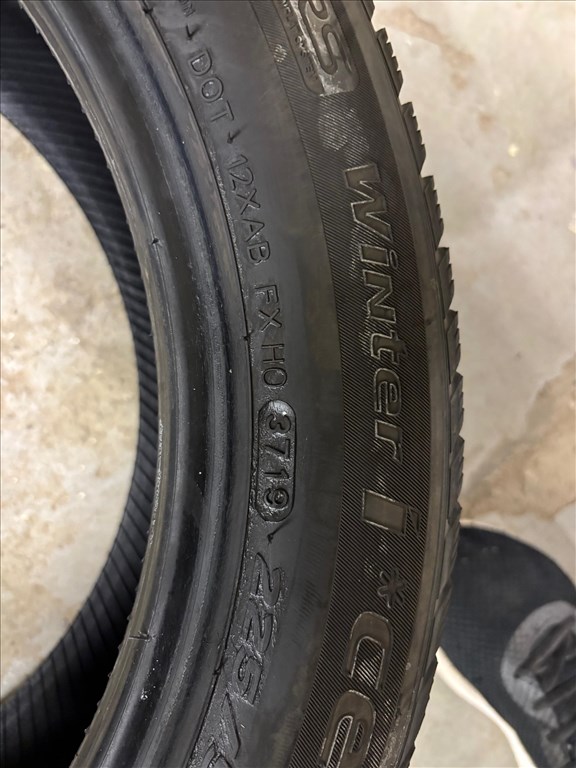  225/50 17" újszerű Hankook Winter Icept Evo - defekttűrő téli gumi - 2 db  6. kép