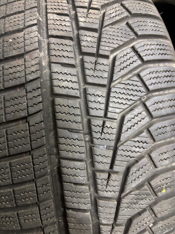  225/50 17" újszerű Hankook Winter Icept Evo - defekttűrő téli gumi - 2 db  7. kép