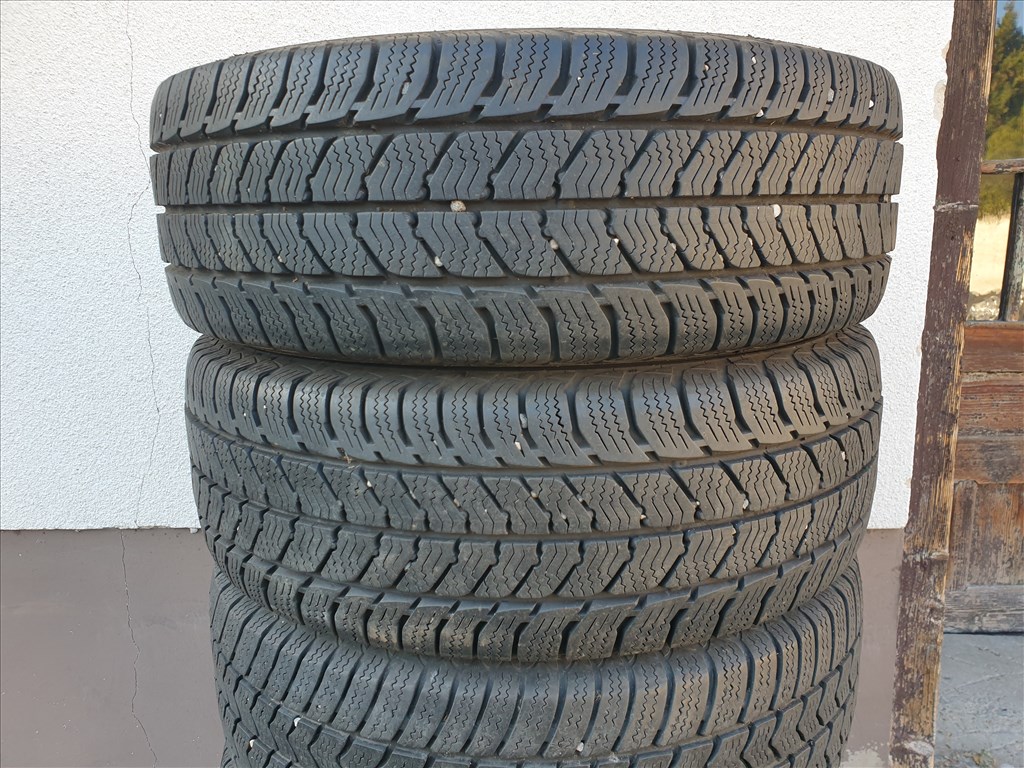 225/70 15C Semperit Van-Grip 3. kép