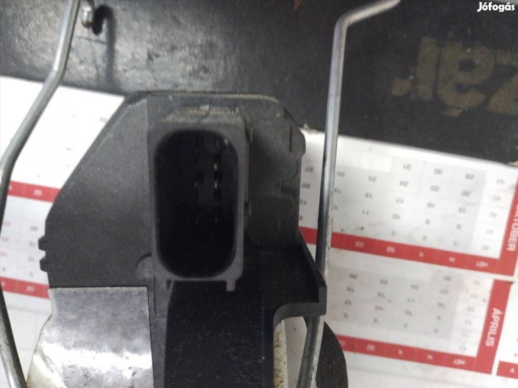 Opel Astra J astra j jobb hátsó ajtózár 4. kép