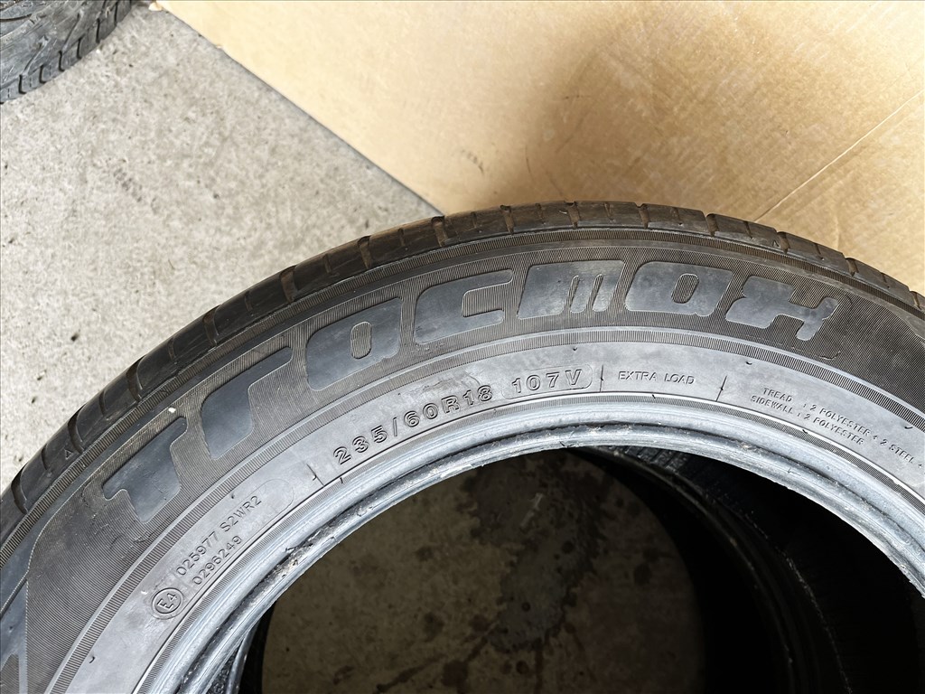 235/60 r18 Tracmax 2020 nyárigumi 2db eladó 235/60r18 4. kép