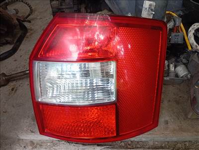 Audi A4 B6 Avant (8E5) kombi Jobb Hátsó lámpa 