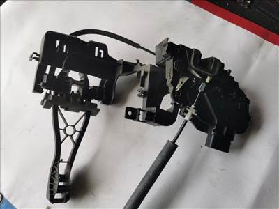 Jaguar XF X250 JAGUAR XF Jobb első Ajtózár Motor 6w8a21812ad 8x23203a28ce