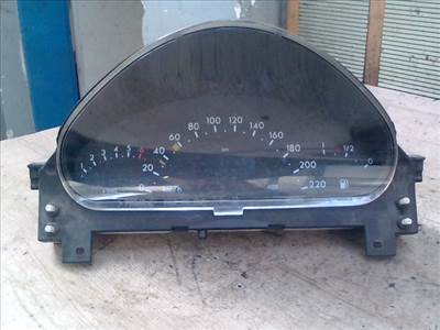 MERCEDES VANEO 01.09-05.09 Kilóméteróra