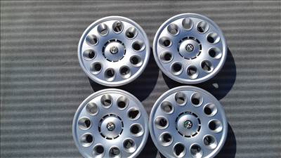 15 colos gyári Alfa Romeo dísztárcsa garnitúra