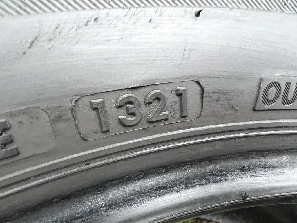 235/55 R20 Bridgestone Dueler H/L nyári gumi 6mm 5. kép