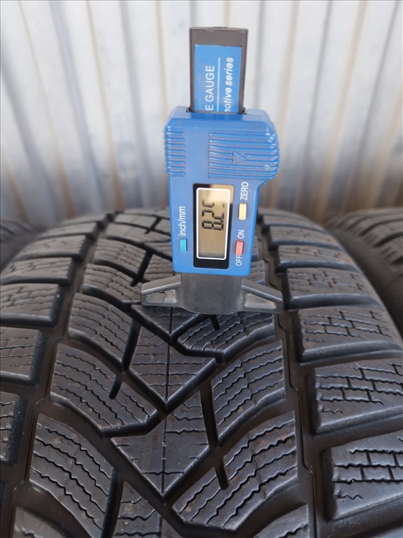  225 45 r18 Dunlop Wintersport 5 téligumi garnitúra  7. kép