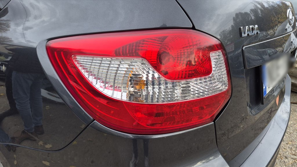 Lada Granta Lámpa bal oldali 1. kép