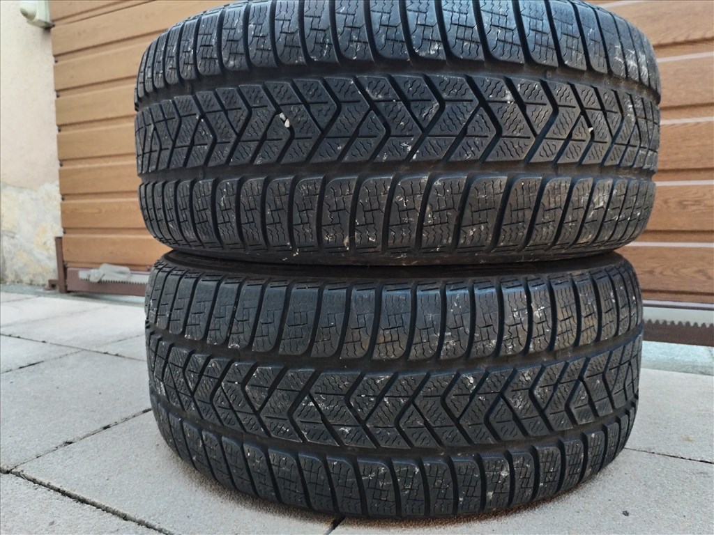  245/4519" újszerű Pirelli téli gumi 2 db 2024.25.hét 1. kép