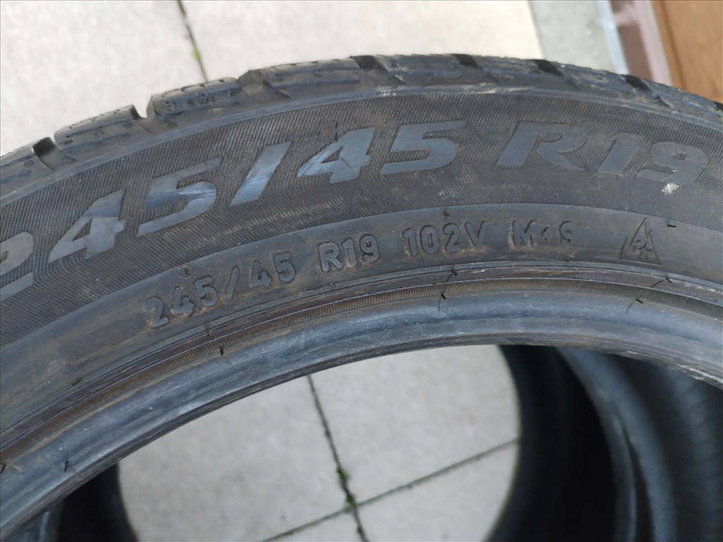  245/4519" újszerű Pirelli téli gumi 2 db 2024.25.hét 3. kép