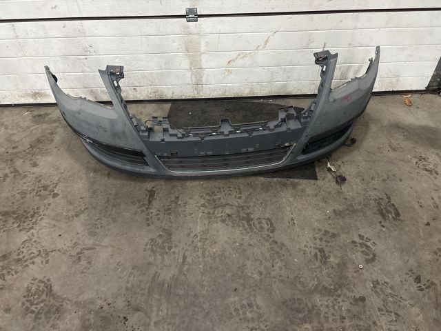 Volkswagen Passat B5 Első Lökhárító 21565 5. kép