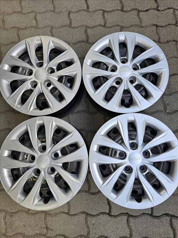  5x114.3 lyukosztású 6JJ 15" használt (gyári felni) lemezfelni 2. kép