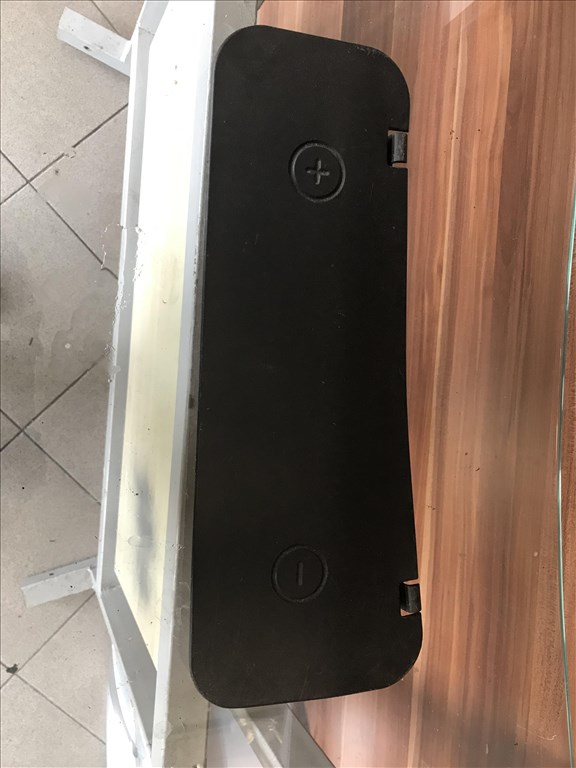 Audi A4 (B5 - 8D) akkumulátor takaró fedél 8d1819422 1. kép