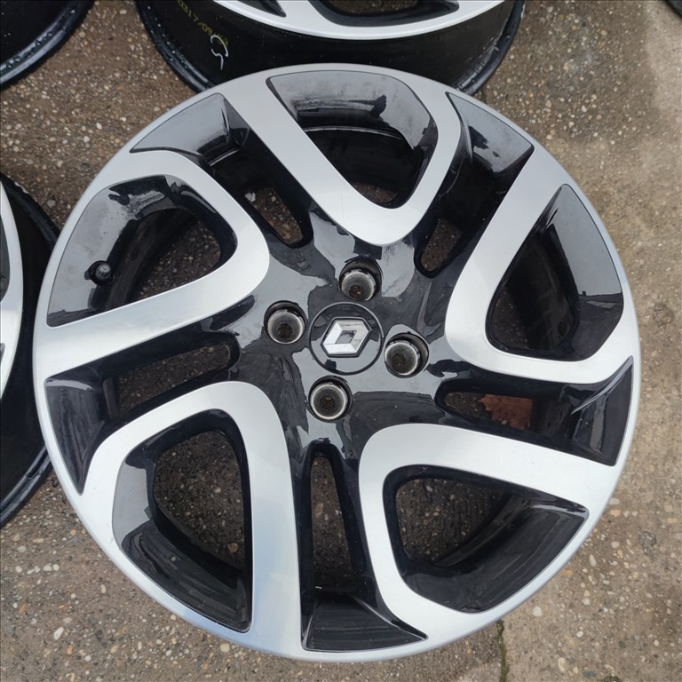 4x100 17 Gyári Renault polír alufelni Nyomásmérővel 145000ft a 4db/21/ 3. kép