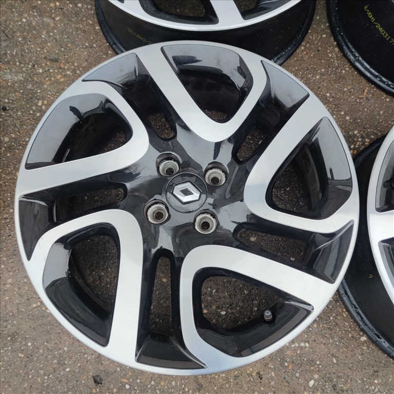 4x100 17 Gyári Renault polír alufelni Nyomásmérővel 145000ft a 4db/21/ 4. kép