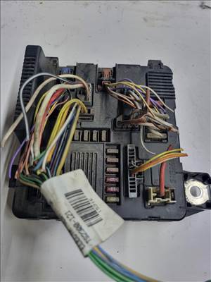 Renault Mégane II Külső biztosítéktábla  8200306033