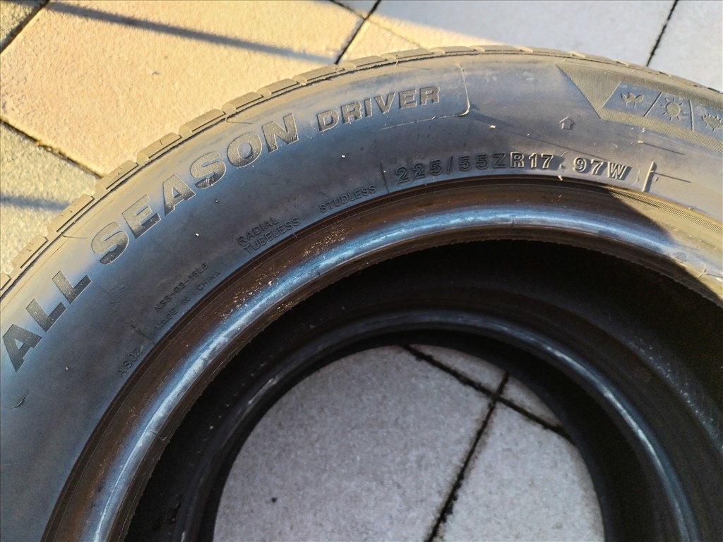  225/5517" újszerű négyévszakos Imperial gumi 2 db 2024.49.hét 4. kép