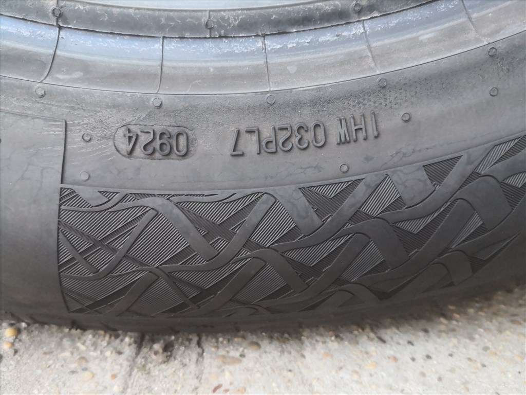215/65R17 újszerű Continental nyári gumi 2db 3. kép