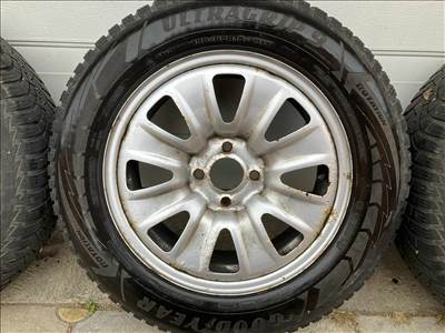  4x100 lyukosztású 15" használt lemezfelni, rajta 195/65 használt Goodyear gumi 