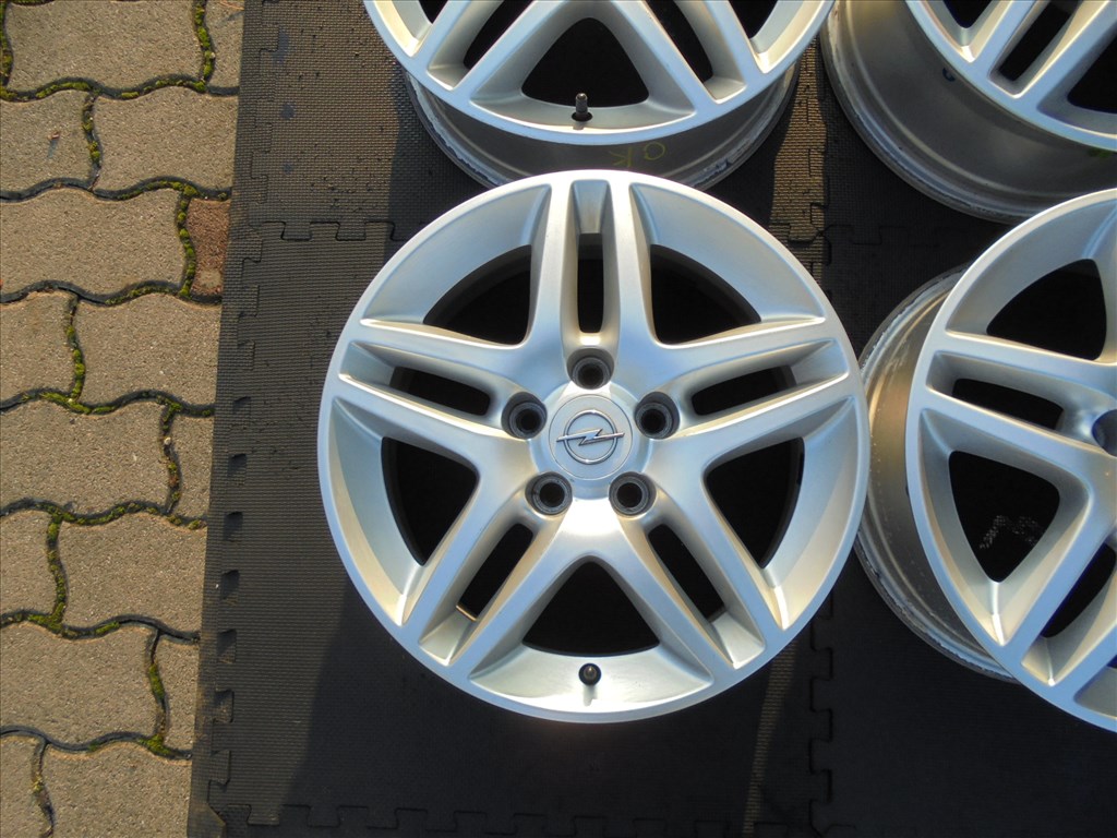 16-os Opel gyári alufelni jó állapotban eladó  3. kép