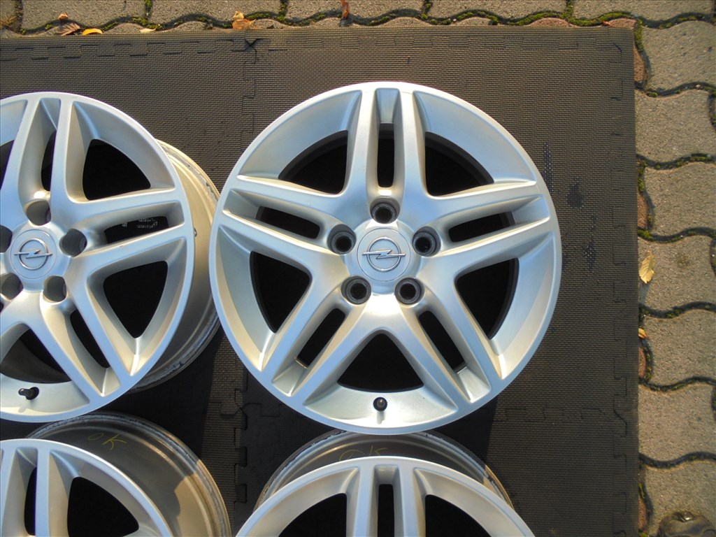 16-os Opel gyári alufelni jó állapotban eladó  4. kép