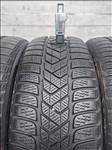  225/5018" újszerű Pirelli téli gumi gumi